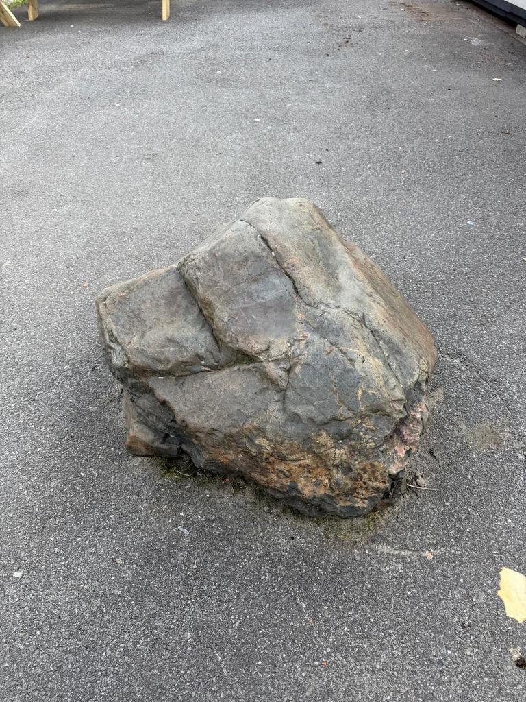 2x grote stenen, Tuin en Terras, Grind, Keien en Split, Ophalen, Overige materialen, Gebruikt, Overige typen