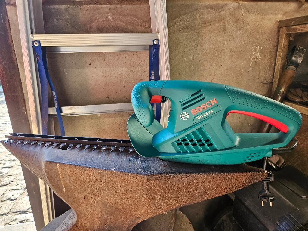 Heggenschaar Bosh, Tuin en Terras, Heggenscharen, Ophalen, Zo goed als nieuw, Elektrisch, BOSCH