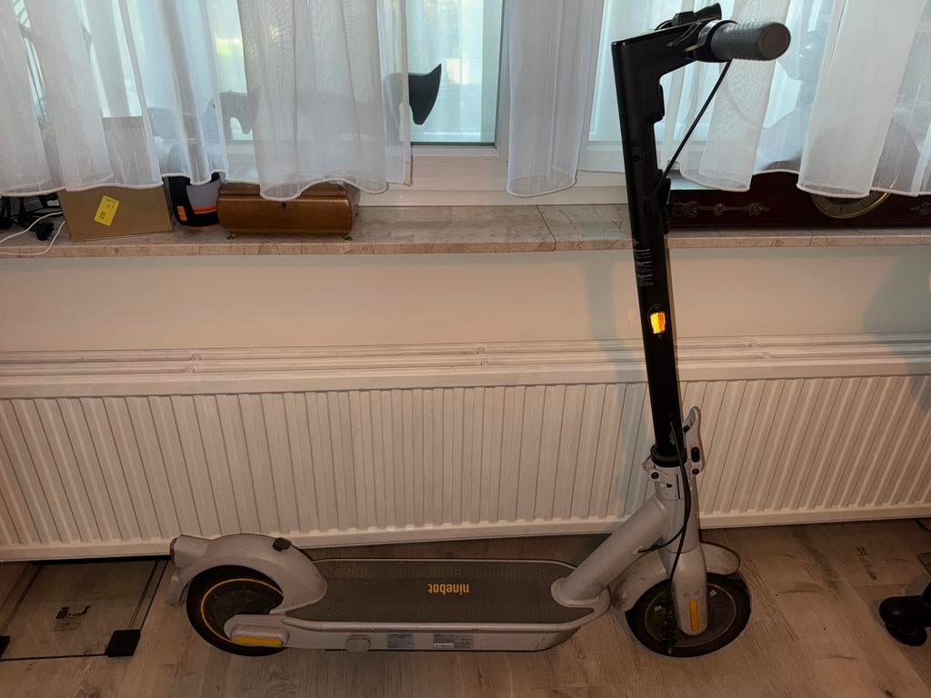Segway   Ninebot MAX G30LE II   powered, Fietsen en Brommers, Steps, Ophalen, Zo goed als nieuw