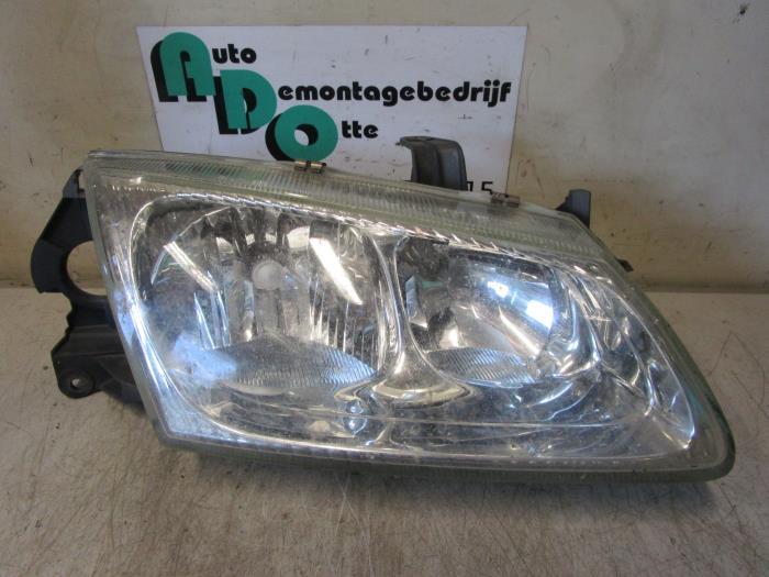 Koplamp rechts van een Nissan Almera (Almera 00-), Auto-onderdelen, Gebruikt, -, -, Ophalen of Verzenden