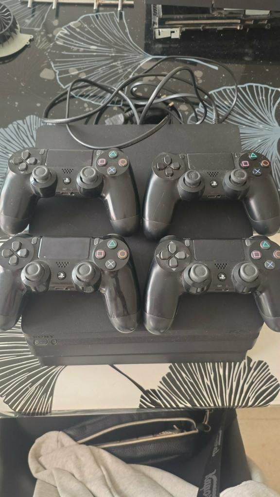 Ps4, Consoles de jeu & Jeux vidéo, Consoles de jeu | Sony PlayStation 4, Comme neuf, Enlèvement, 1 TB, Avec 2 manettes