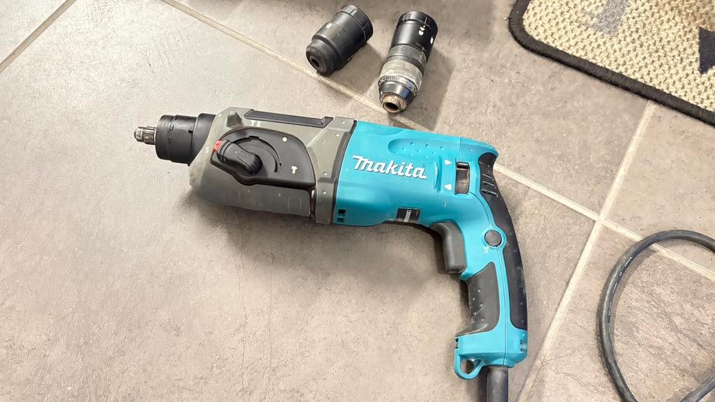 Makita HR2470FT, Doe-het-zelf en Bouw, Ophalen of Verzenden, Zo goed als nieuw