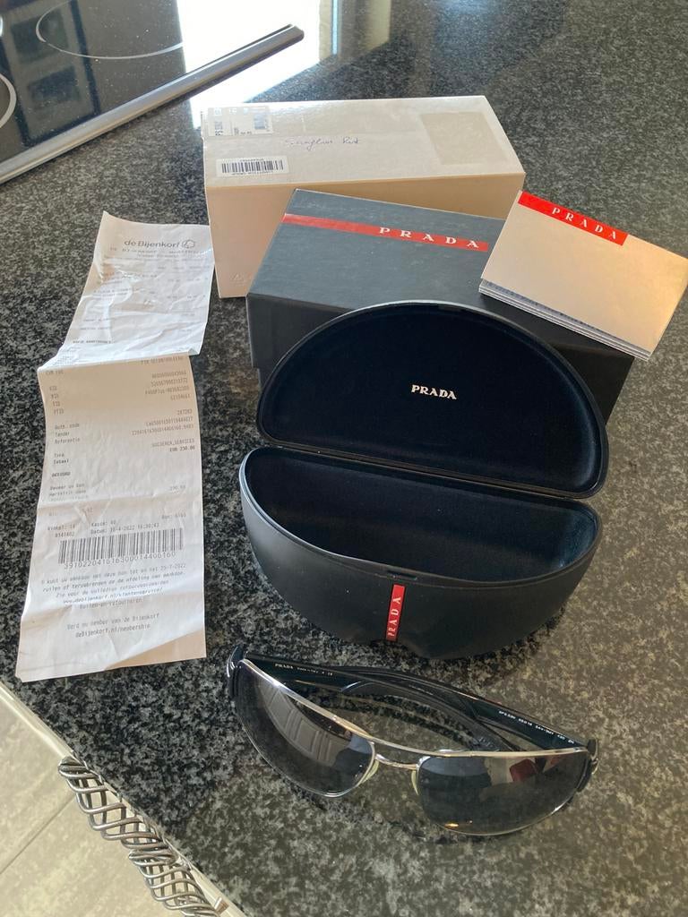 Prada heren zonnebril, Ophalen of Verzenden, Nieuw, Zonnebril