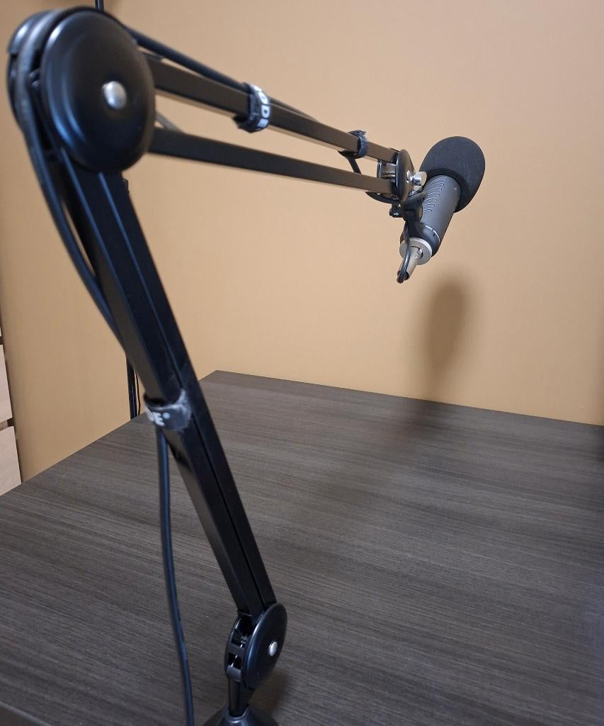 Rode Procaster + Arm + Audio Interface!, Musique & Instruments, Microphones, Enlèvement ou Envoi, Comme neuf, Micro studio