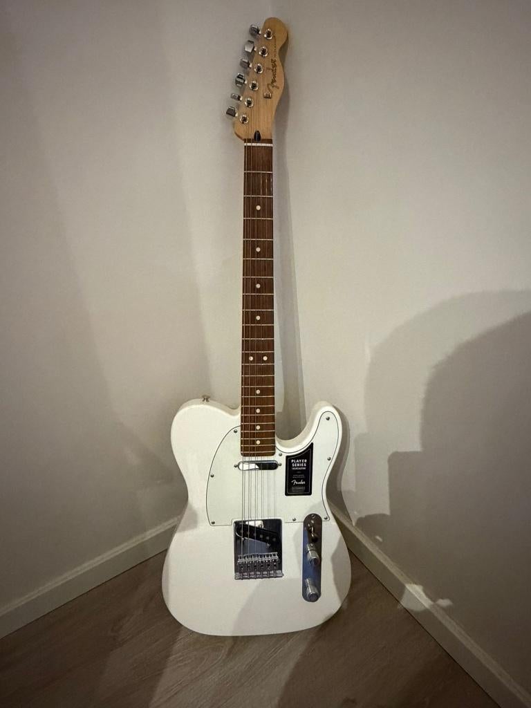 Guitare Fender Telecaster + ampli Boss Katana, Musique & Instruments, Instruments à corde | Guitares | Électriques, Enlèvement
