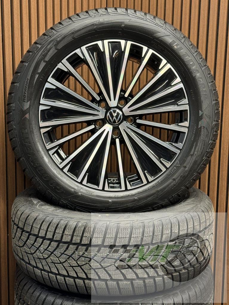 18" Vw Tiguan Tayron RLine NAPOLI All Season 235 55 BTW OEM, 18 inch, -, -, Banden en Velgen