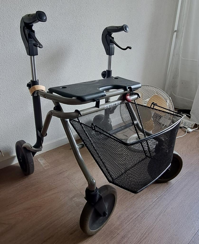 Rollator inklapbaar, met mandje, moet weg., Diversen, Rollators, Ophalen, Opvouwbaar, Gebruikt