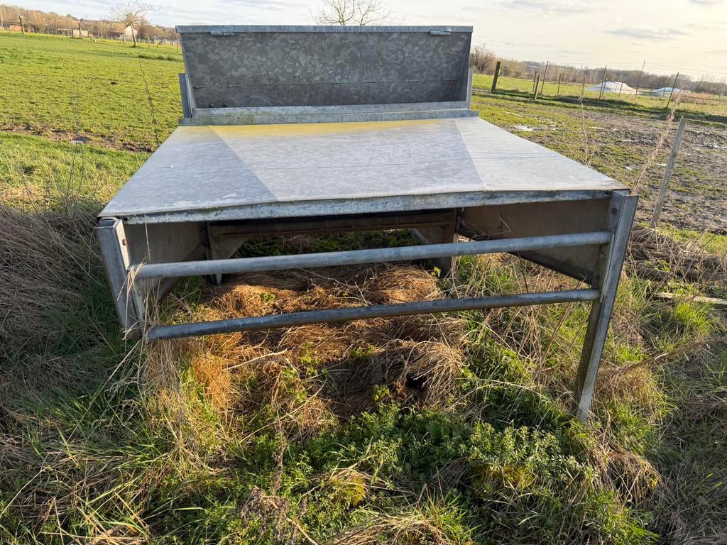 Weidevoederbak kalveren, Dieren en Toebehoren