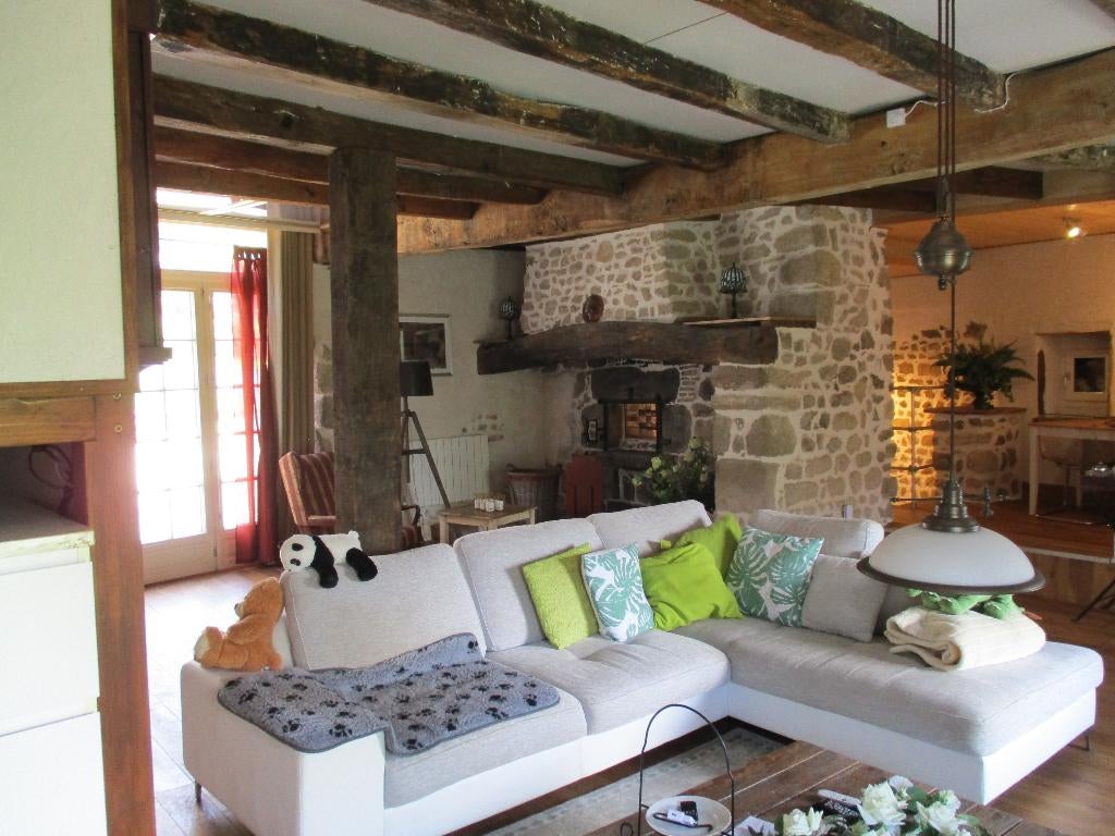 Maison familiale confortable à Sauviat, Auvergne, Immo, Étranger, 6 pièces, Maison d'habitation, 153 m², Ventes sans courtier