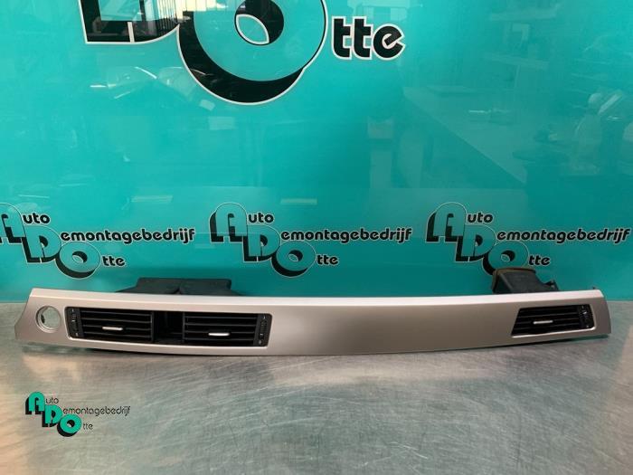 Luchtrooster Dashboard van een BMW 3-Serie (3-Serie 04-), Gebruikt, -, -, Ophalen of Verzenden