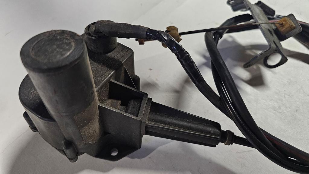 Cruise control unit BMW 3 serie E30 65711373681 1373681, Autos : Pièces & Accessoires, Tableau de bord & Interrupteurs, -, Origine de la pièce connue