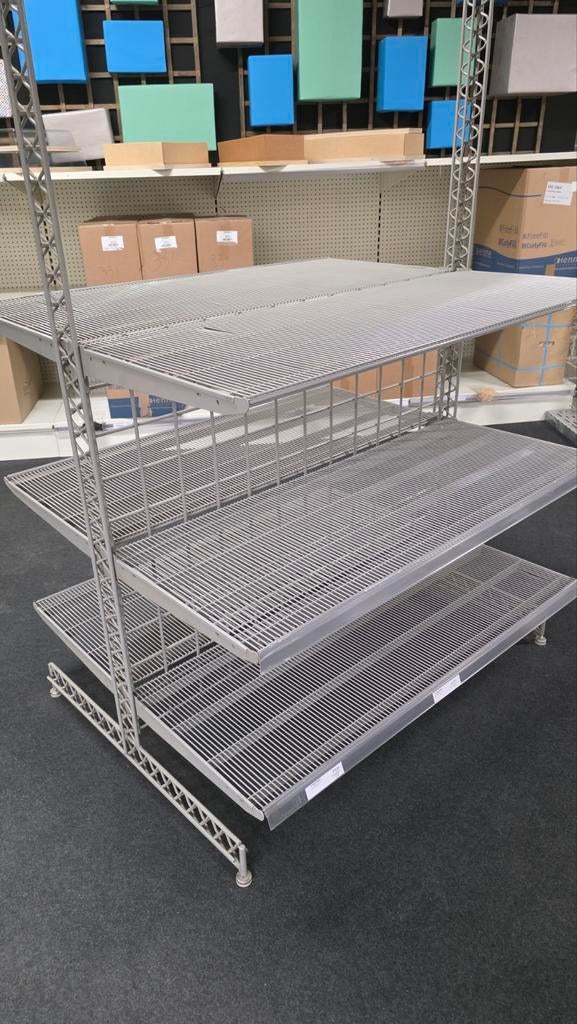 +/- 9 lopende meter metalen winkelrekken dubbelzijdig, Enlèvement