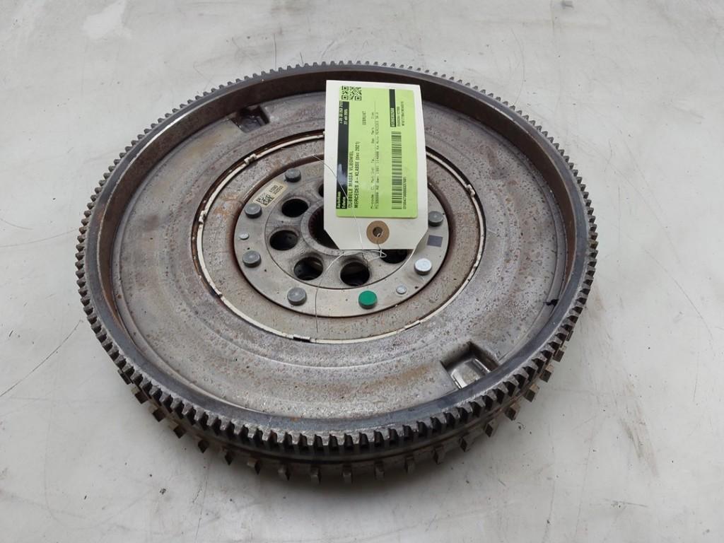 VOLANT MOTEUR BI-MASSE A-Klasse AMG (177.0) (|A1390302500|), Utilisé, Mercedes-Benz