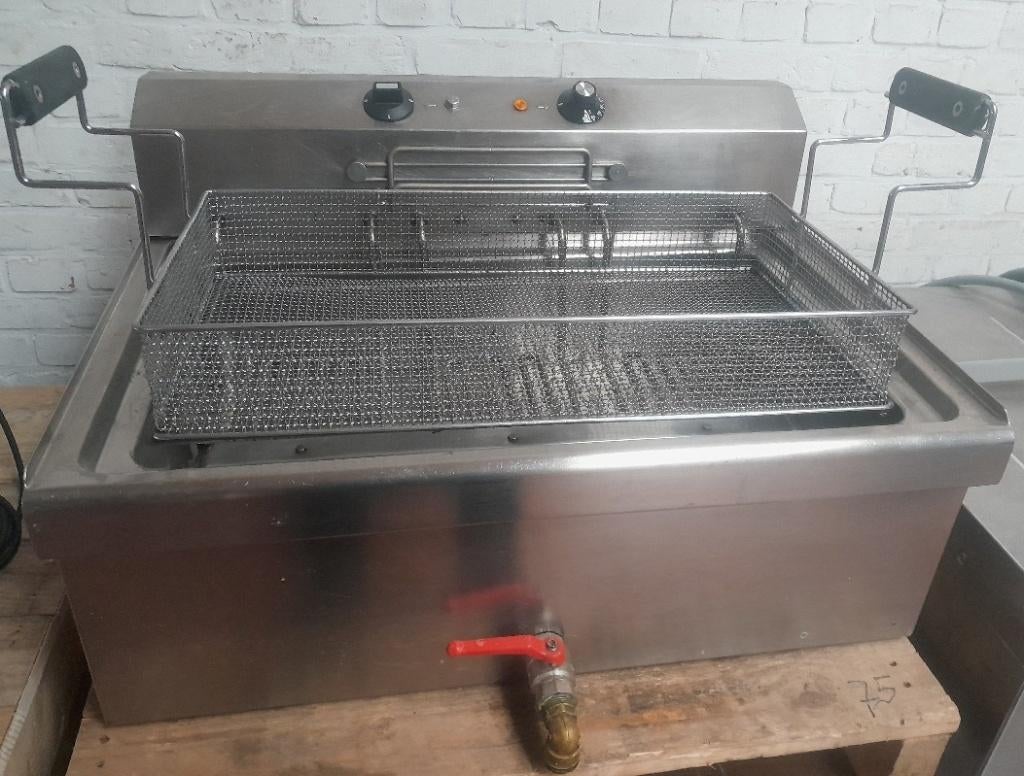 Friteuse électrique, Enlèvement, Utilisé, Cuisinière, Friteuse et Grils