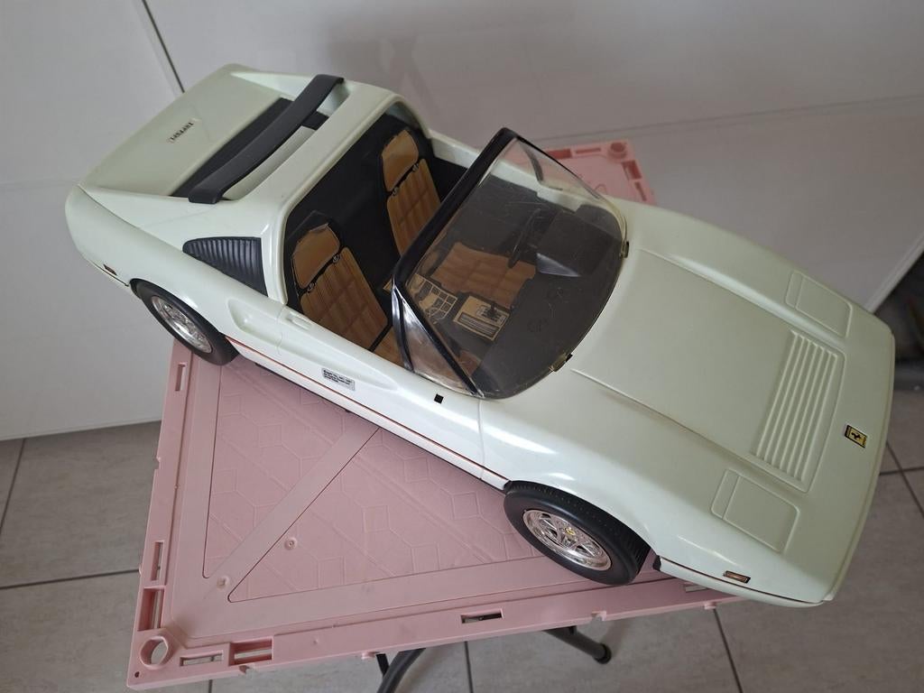 Barbie Ferrari blanche, Enlèvement ou Envoi