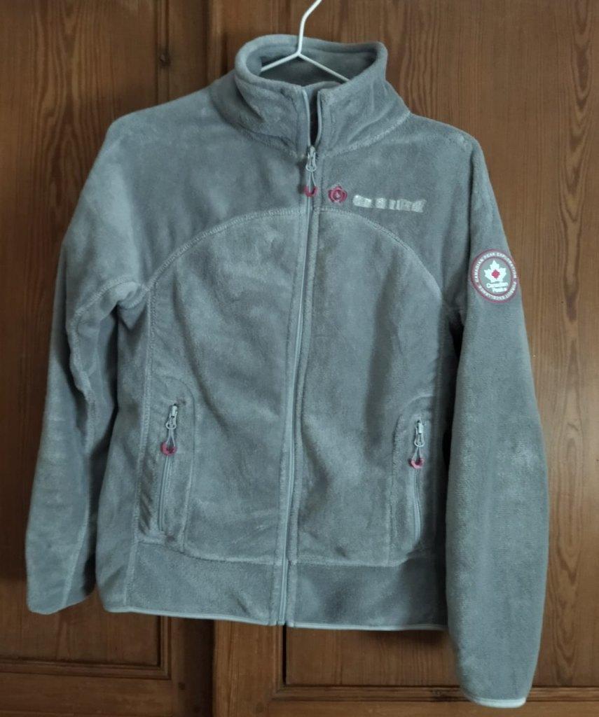 Gilet polaire gris, 36 m, Canadian Peak. Une bonne affaire !, Vêtements | Femmes, Vêtements de sport, Gris, Taille 36 (S), Comme neuf