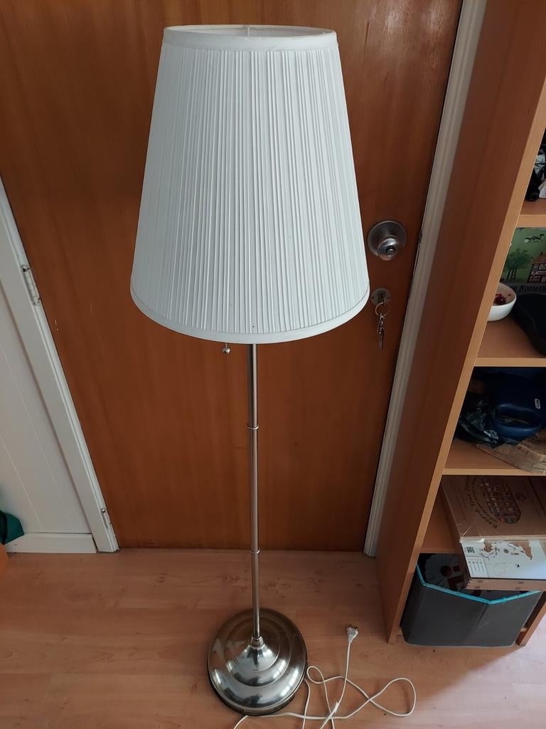 Lampe ikea, Huis en Inrichting, Lampen | Vloerlampen