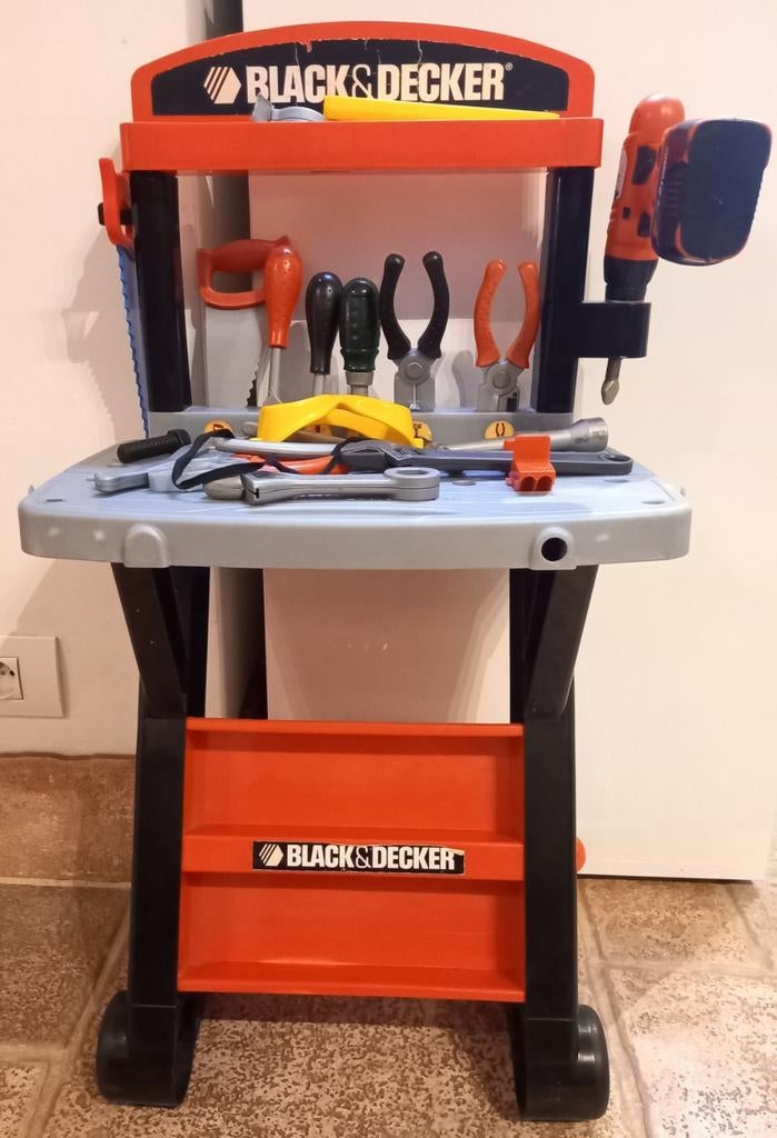 Black & Decker werkbank en gereedschap binnen&buitenspeelgoe, Ophalen of Verzenden, Gebruikt