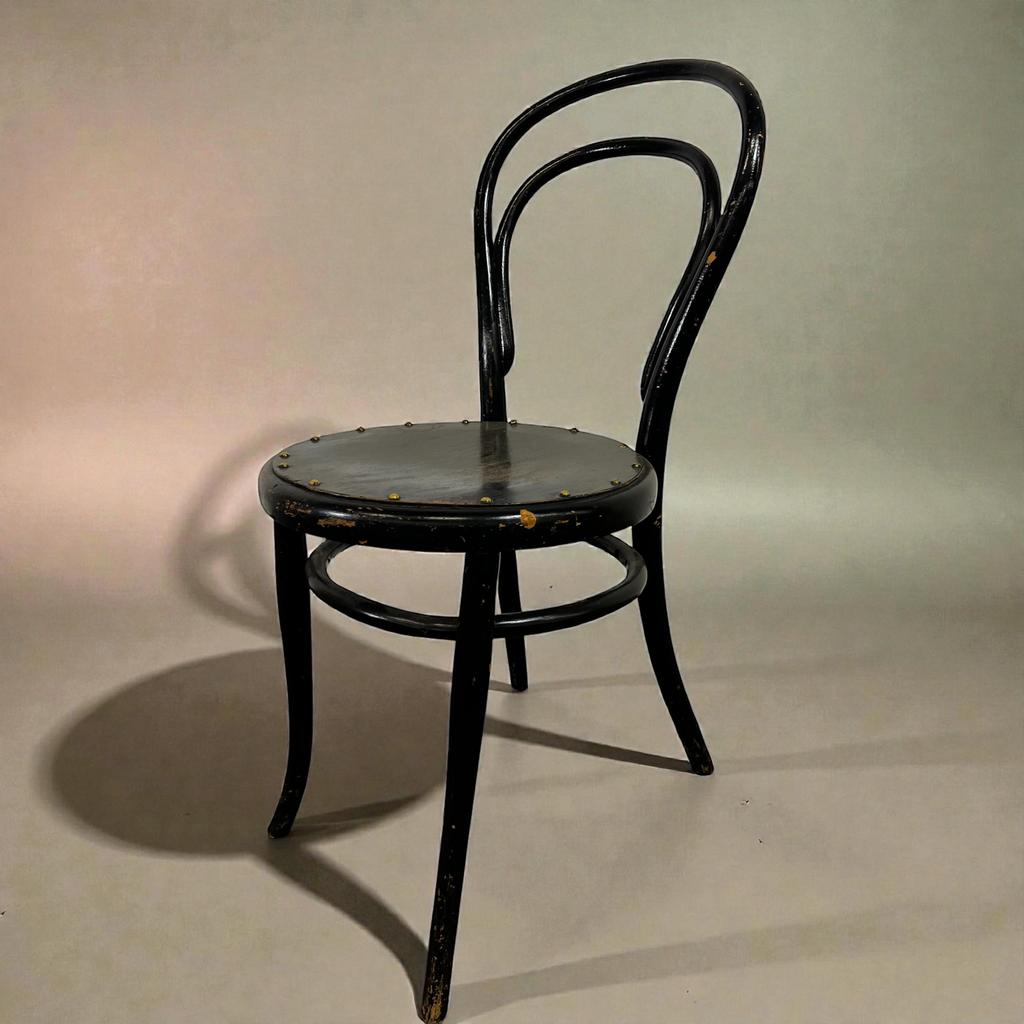 chaise vintage en bois noire THONET, Enlèvement ou Envoi