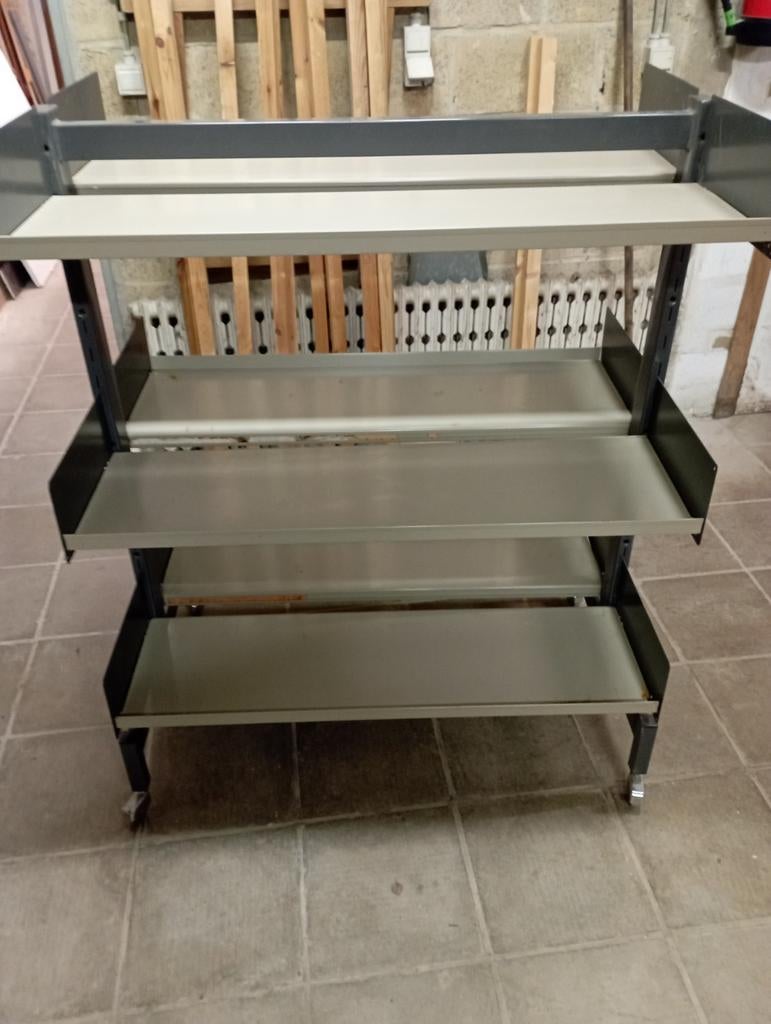 Présentoirs, Enlèvement, Utilisé