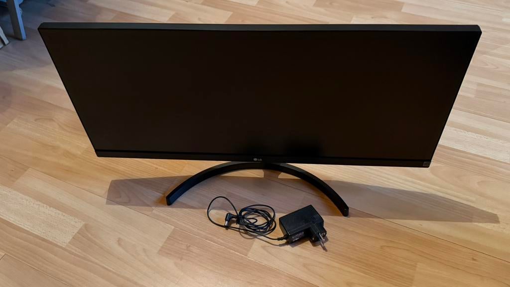 ecran LG de pc plat 28 pouces, 50 Hz, 60 à 80 cm, Comme neuf, Enlèvement