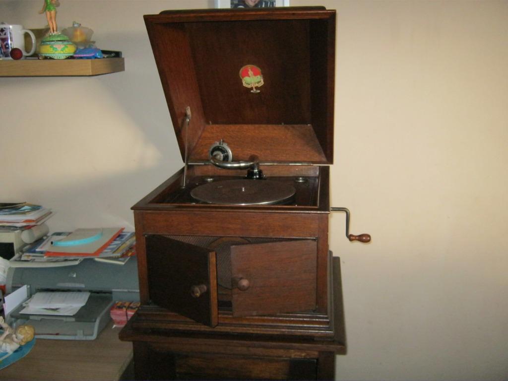 oude Gramofoon, Enlèvement