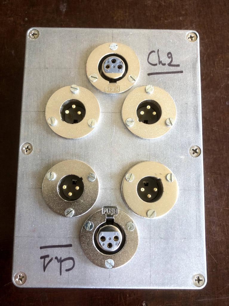 Vintage studiobox voor audiodistributie 2 XLR in, 4 XLR out, Ophalen of Verzenden, Zo goed als nieuw, Apparatuur