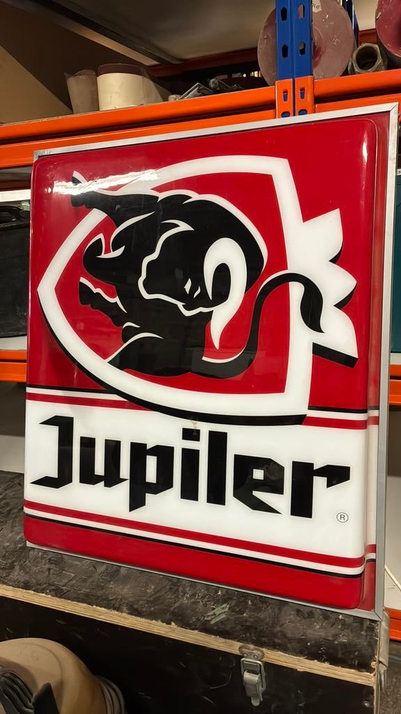 Lichtreclame Jupiler, Ophalen, Zo goed als nieuw