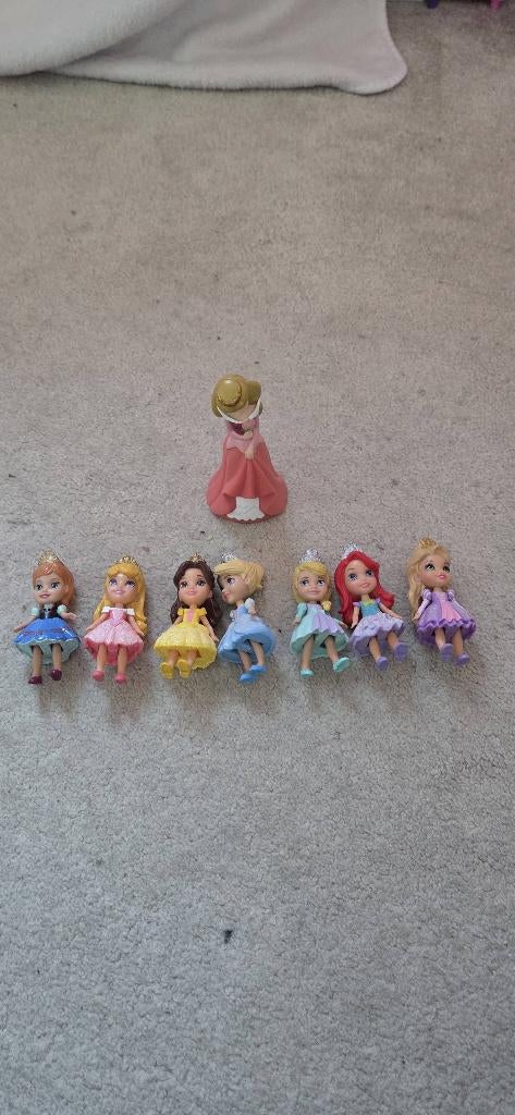 Lot de 8 mini poupées Disneyland Paris ., Collections, Enlèvement, Autres personnages, Comme neuf, Statue ou Figurine