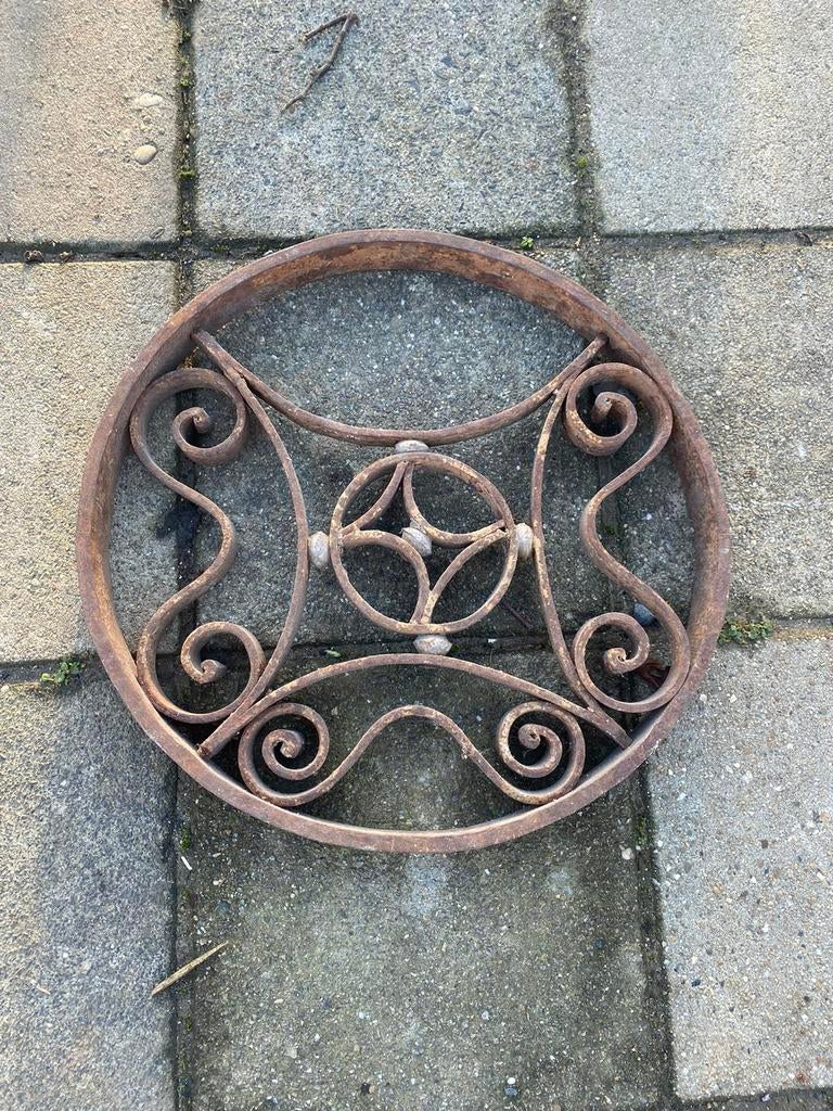 Rond ornament van smeedijzer., Enlèvement, Comme neuf