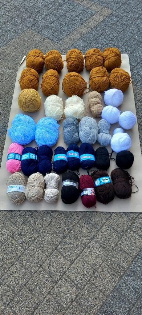 Laine 2,750 kg environs, Enlèvement ou Envoi, Neuf, Tricot ou Crochet, Laine ou Fils