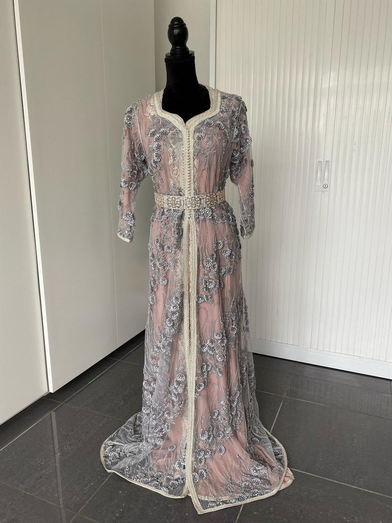 TAKCHITA AUX FLEURS, Enlèvement ou Envoi, Porté, Rose