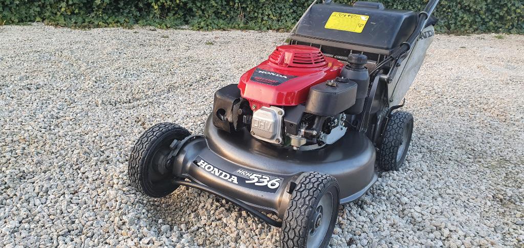 PROFESSIONELE grasmaaier Honda hrh 536 met CARDAN/ garantie, Ophalen, Zo goed als nieuw, Opvangbak