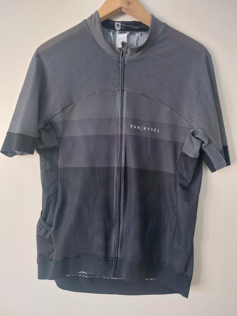 Van Rysel fietstrui, Ophalen