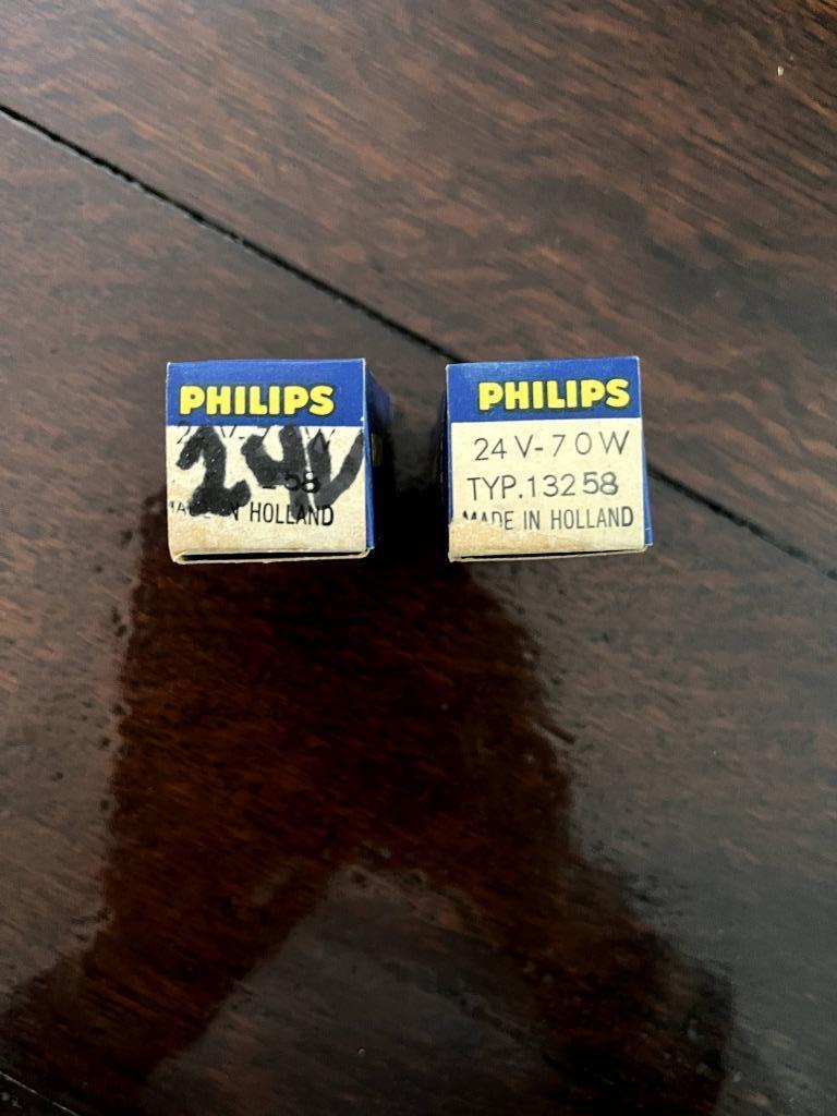 2 ampoules halogène auto 24 V, Enlèvement ou Envoi, Neuf