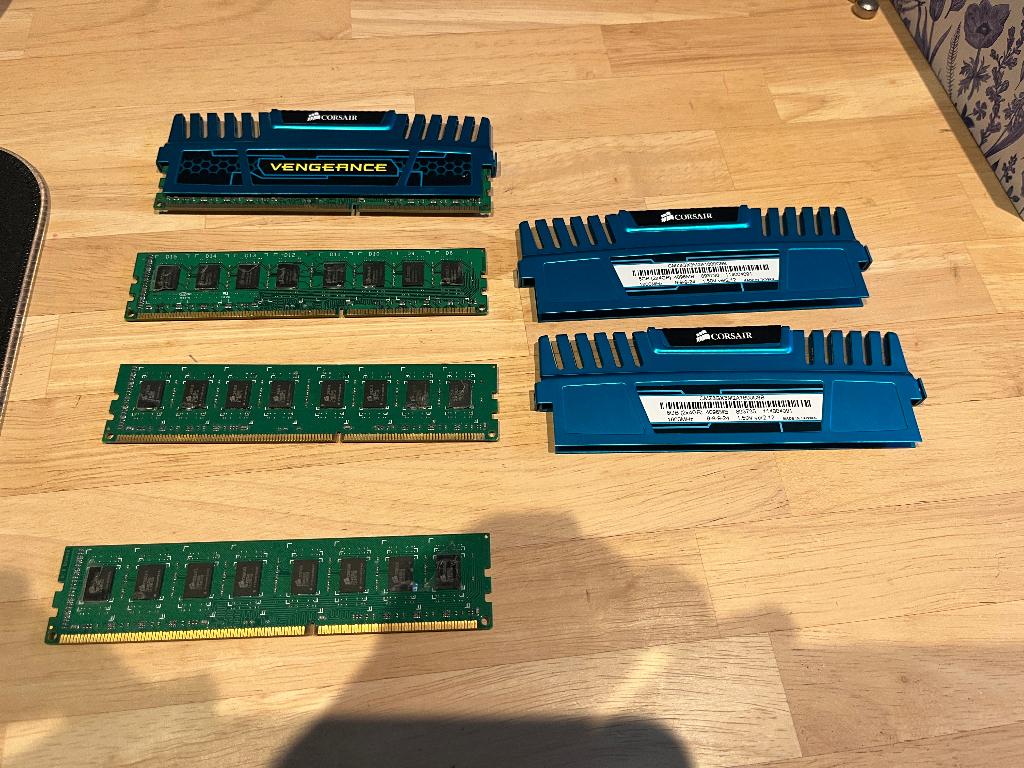 4x 4GB DDR3 Corsair Vengance - CMZ8GX3M2A1600C9B, Enlèvement ou Envoi, DDR3, Utilisé, Desktop