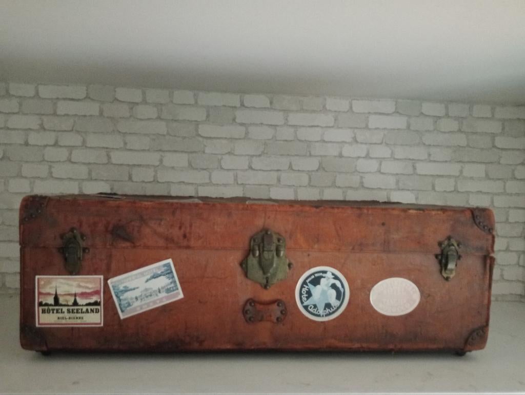 Malle française ancienne — Bertin Frères (vers 1890-1920), Enlèvement