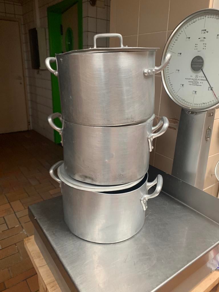 Lot de 5 casseroles, Utilisé