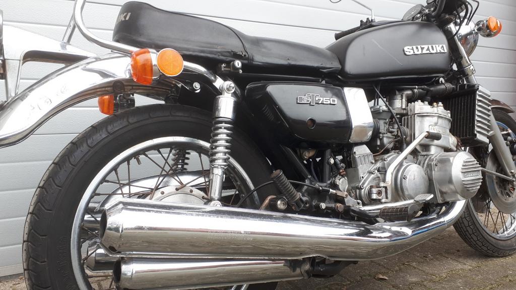 Suzuki GT750 Tweetakt 1976 NL registratie, Motoren, 750 cc, Motorrijbewijs A, 3 cilinders, Meer dan 35 kW