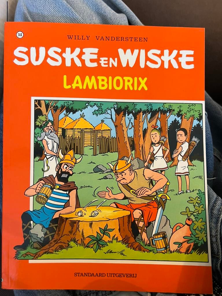 Verzamelijng van 34 suske en wiske strips, Meerdere stripboeken, Ophalen, Zo goed als nieuw