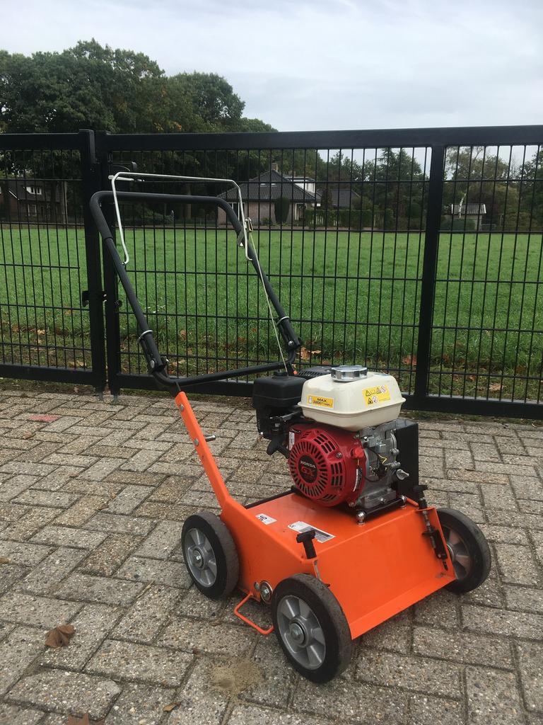 Eliet E401 verticuteermachine gras gazon beluchter, Enlèvement, Comme neuf, Essence