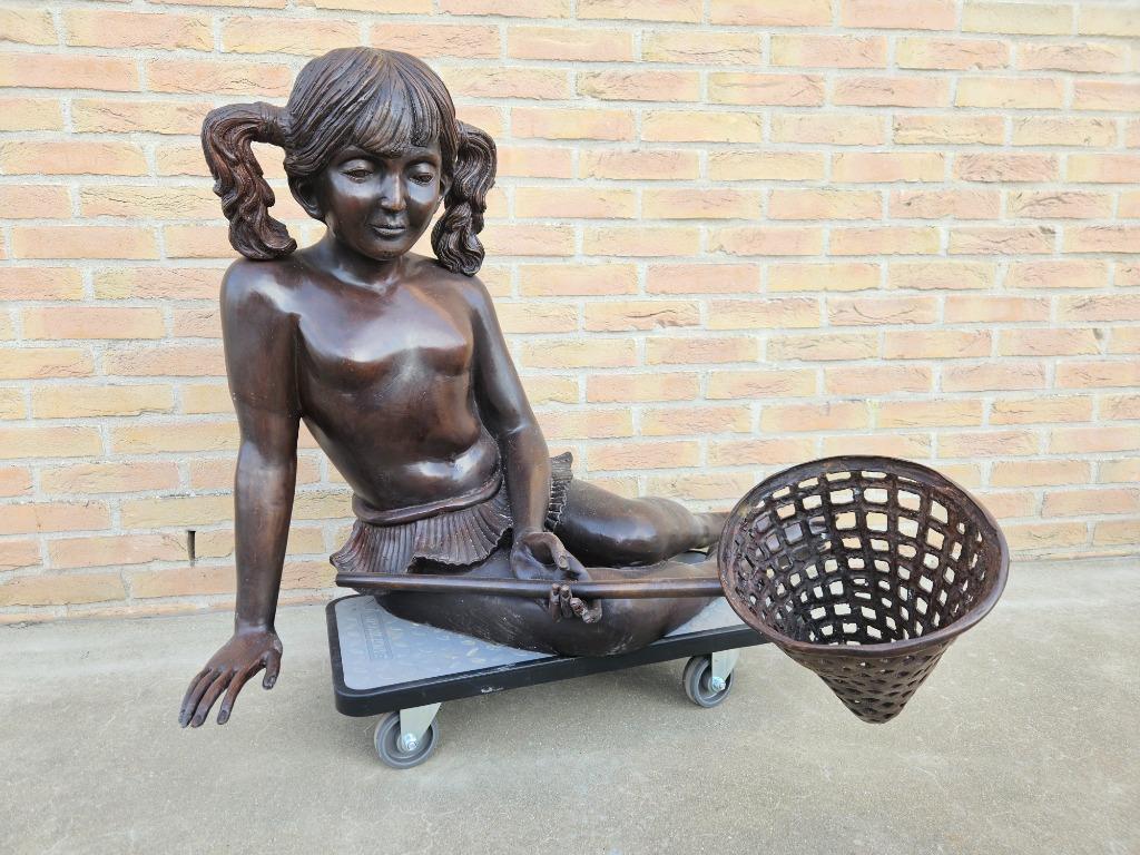 Bronzen meisje aan lage prijs, ruime keuze bronzen tuinbeeld, Tuin en Terras, Tuinbeelden, Nieuw, Mensenbeeld, Overige materialen