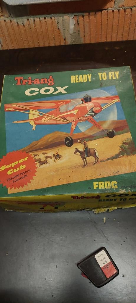 Vintage modelvliegtuig uit 1966, Antiquités & Art, Antiquités | Jouets, Enlèvement