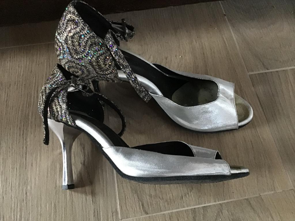 chaussures de danse 37 avec sac (talons hauts), Ophalen, Overige kleuren, Dansschoenen, Zo goed als nieuw