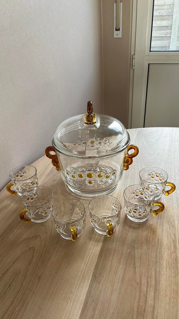 Punch bowl met 6 tassen., Ophalen