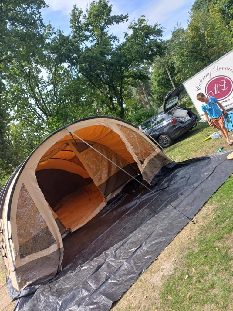 Bardani familietent, Enlèvement