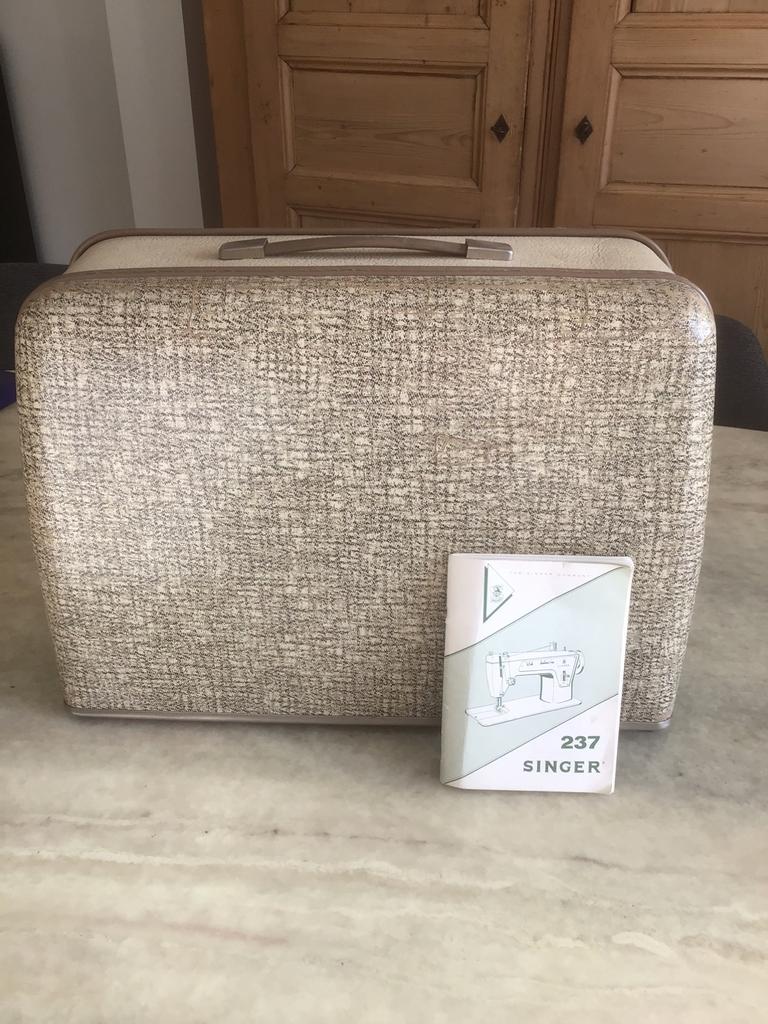 Stikmachine Singer - te gebruiken voor onderdelen, Hobby en Vrije tijd, Naaimachines en Toebehoren, Gebruikt, Naaimachine, Singer