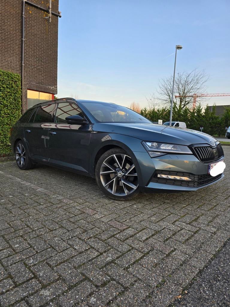 Skoda superb sportline DSG, Auto's, Skoda, Particulier, Superb, ABS, Achteruitrijcamera, Adaptieve lichten, Adaptive Cruise Control