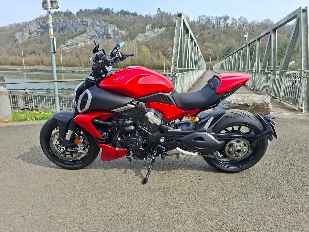 Ducati Diavel v4 2024 2000 km, Motoren, Motoren | Ducati, Particulier