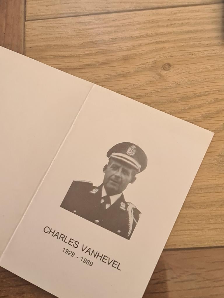 Commissaris-korpschef politie zedelgem Vanhevel, Verzamelen, Bidprentjes en Rouwkaarten, Ophalen of Verzenden